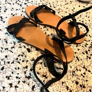Madewell genuine leather boardwalk ankle wrap sandal. Size 7